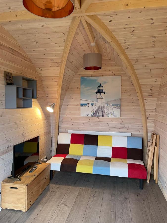 Hedgehog Glamping Pod School House Farm Hotel Leighton  Buitenkant foto