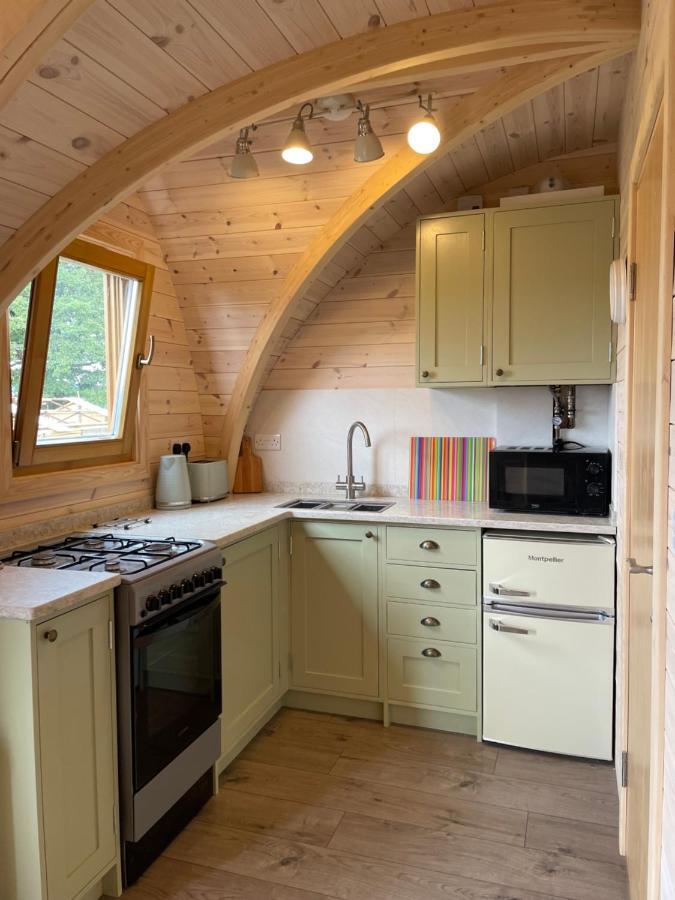 Hedgehog Glamping Pod School House Farm Hotel Leighton  Buitenkant foto