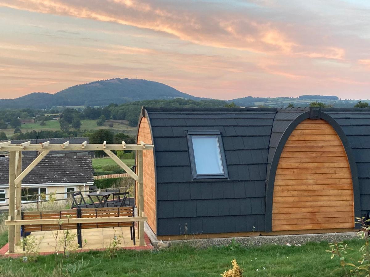 Hedgehog Glamping Pod School House Farm Hotel Leighton  Buitenkant foto