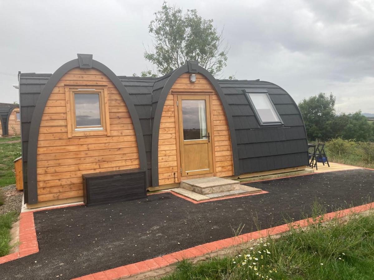 Hedgehog Glamping Pod School House Farm Hotel Leighton  Buitenkant foto
