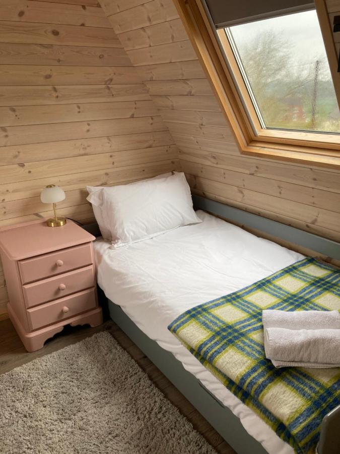 Hedgehog Glamping Pod School House Farm Hotel Leighton  Buitenkant foto